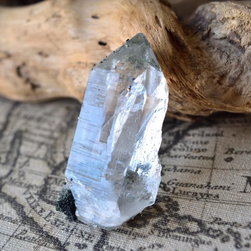 ヒマラヤ水晶 クローライト イシス トライーゴニック 魂の癒し インド