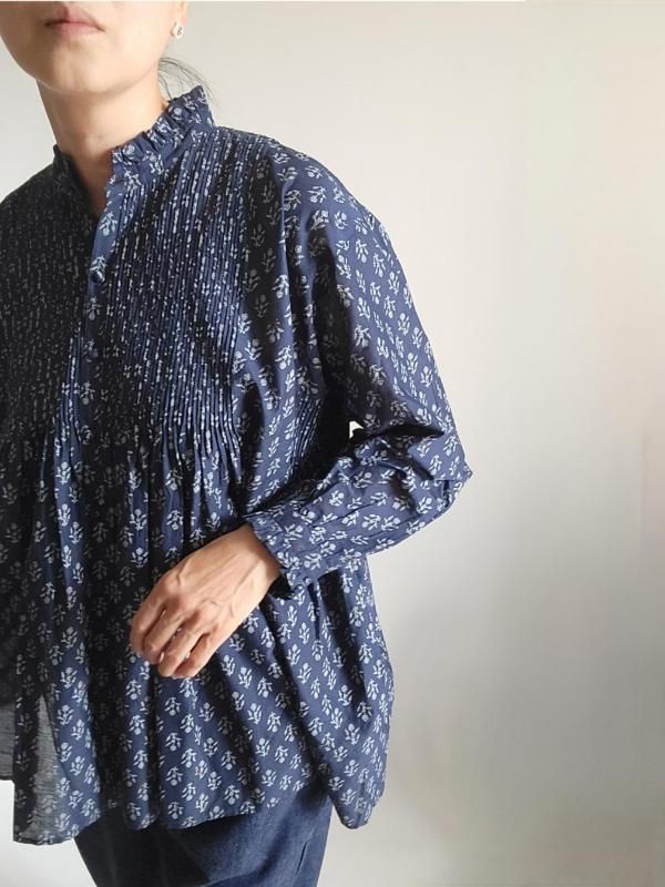 maison de soil（メゾンドソイル）ミニタックバンドカラーフリルシャツ