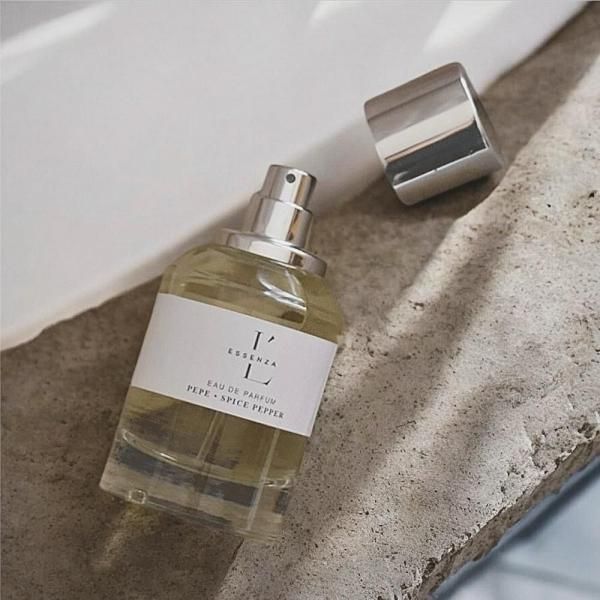 旧ユーファーストのスパイセスブーケからエッセンツァプルサンテのペペ