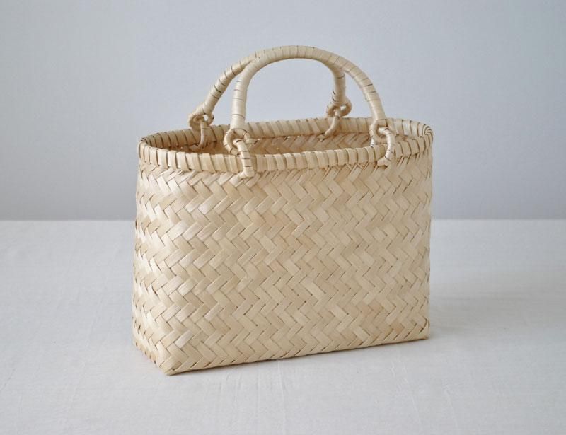 イタヤ細工 手提げかご（M） - 日本の手仕事の店 ちゃらっぽこ -ちゃら