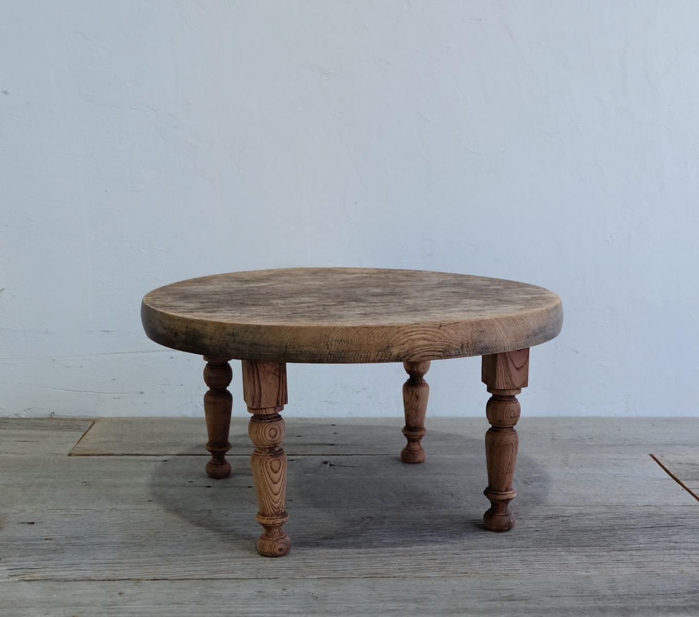 アンティークのろくろ脚の丸いローテーブルの通販 | ライフスタイル