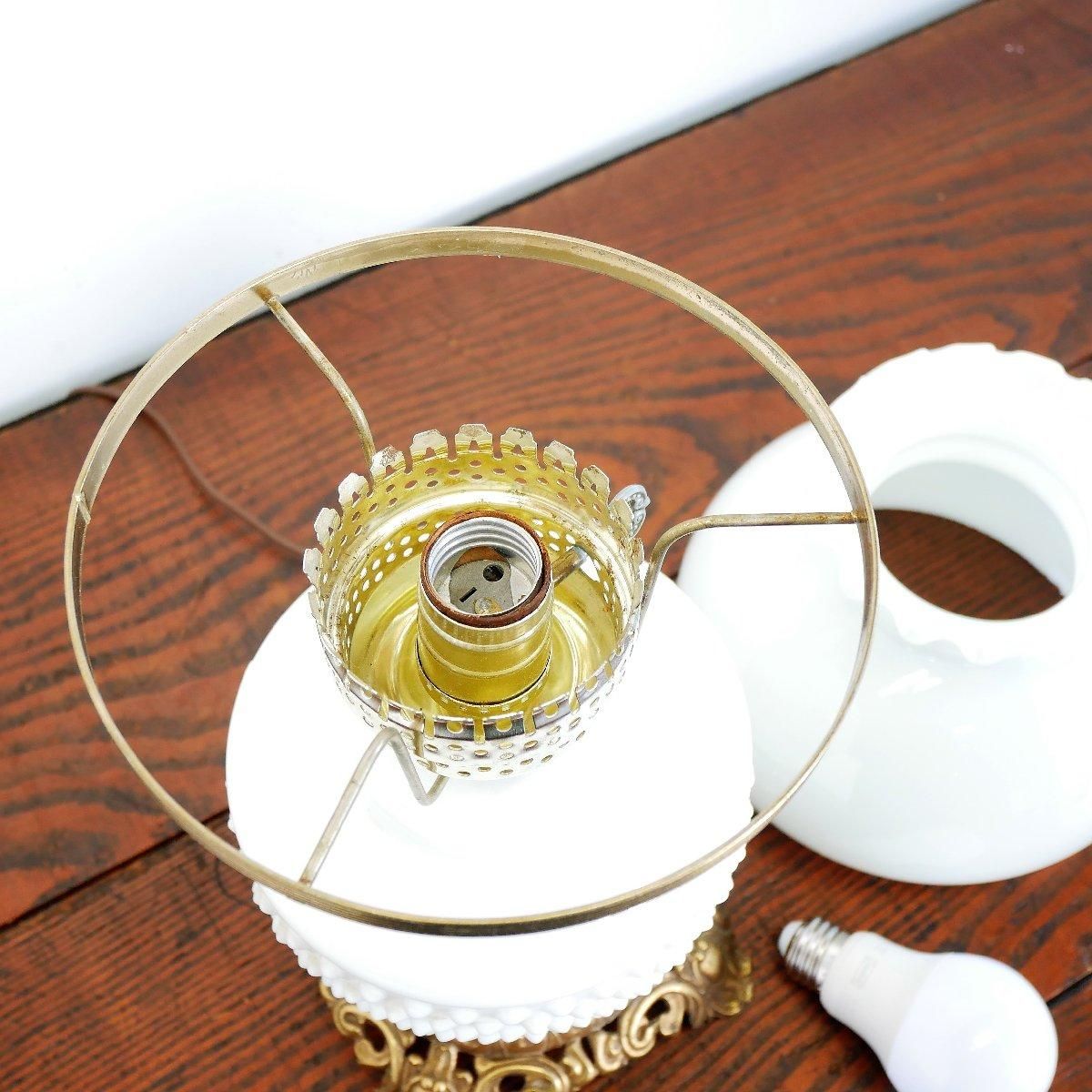 ホブネイル ミルクガラス テーブルランプ -通販-ローズボール