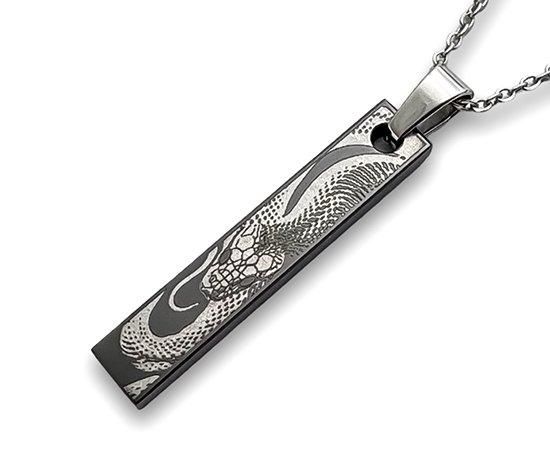 Hizm/渦巻く蛇ペンダントトップM 【黄昏色】/純チタン製/チェーン付属