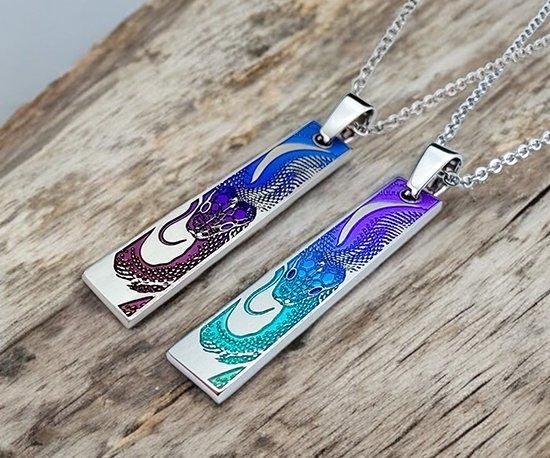 Hizm/渦巻く蛇ペンダントトップM 【黄昏色】/純チタン製/チェーン付属