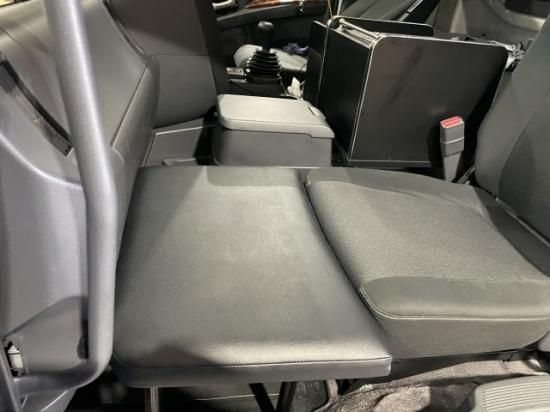 いすゞ ファイブスターギガ 07フォワード コンドル 助手席 オットマン