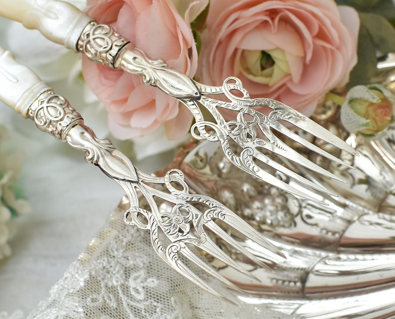 英国アンティーク銀器【純銀】1859年 透かしのフォーク2本セット