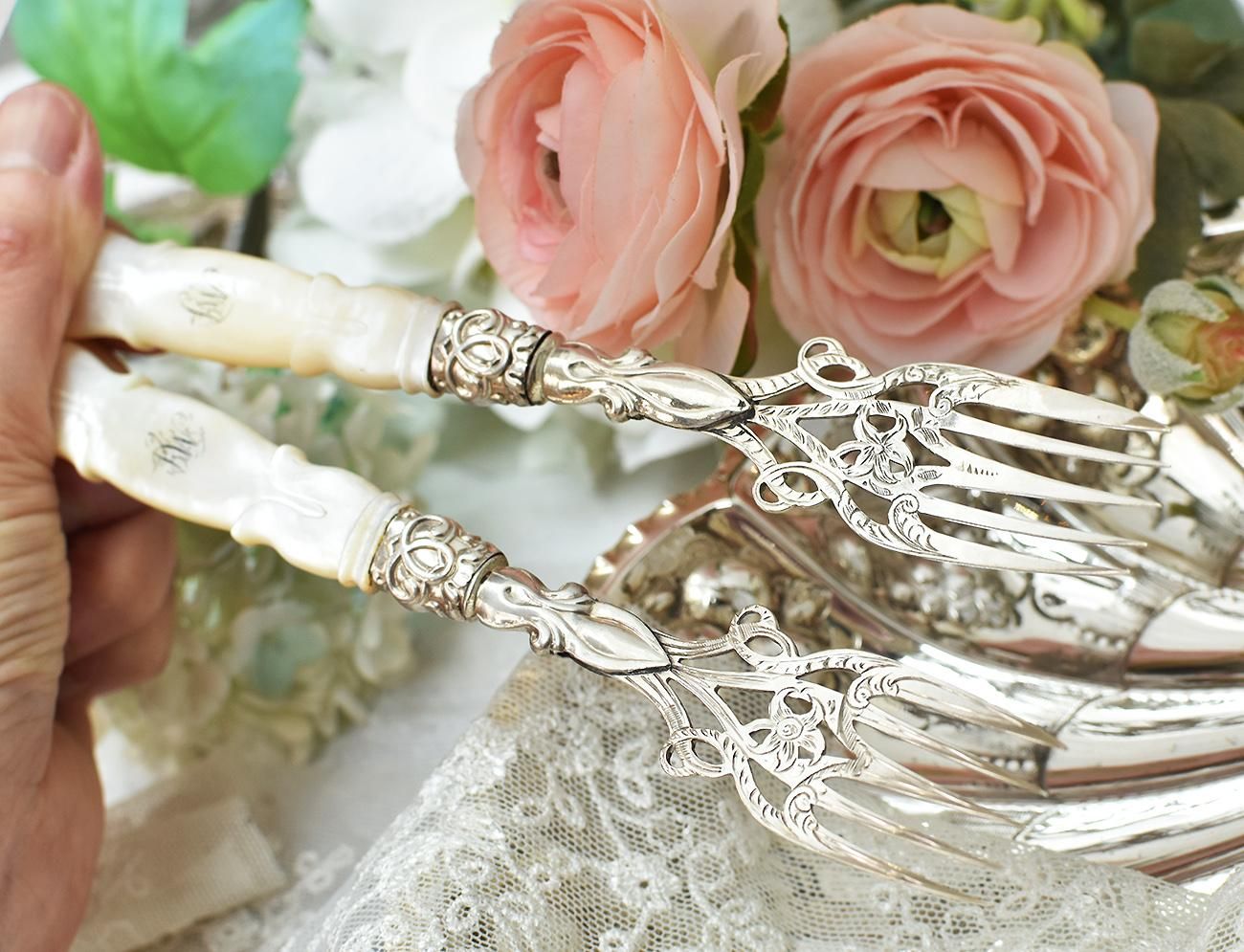 英国アンティーク銀器【純銀】1859年 透かしのフォーク2本セット