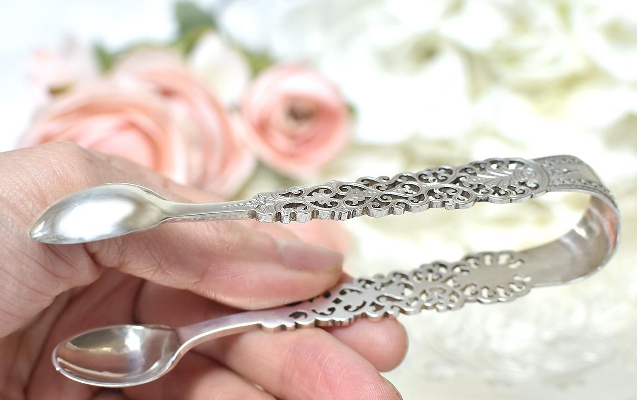 英国アンティーク銀器【純銀】1898年 透かしのシュガートング Levesley