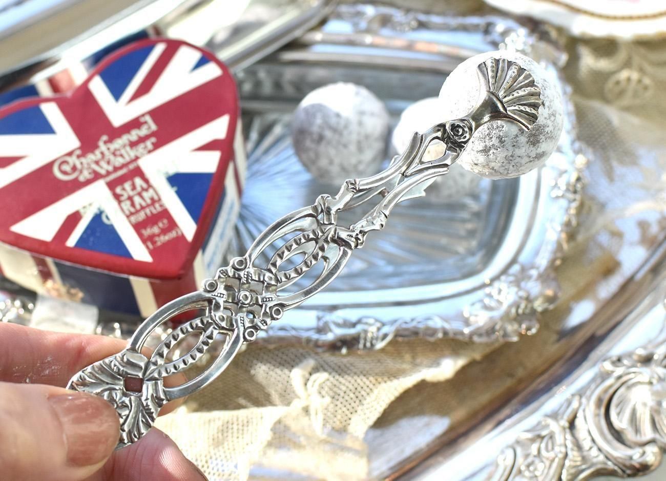 英国アンティーク銀器【純銀】1836-8年 透かしのシュガートング