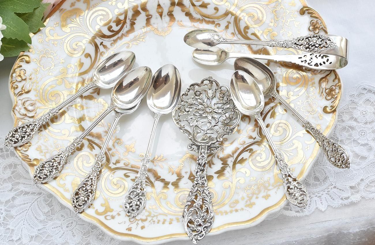 英国製 純銀 ティースプーンとシュガートング シャムロック クローバー