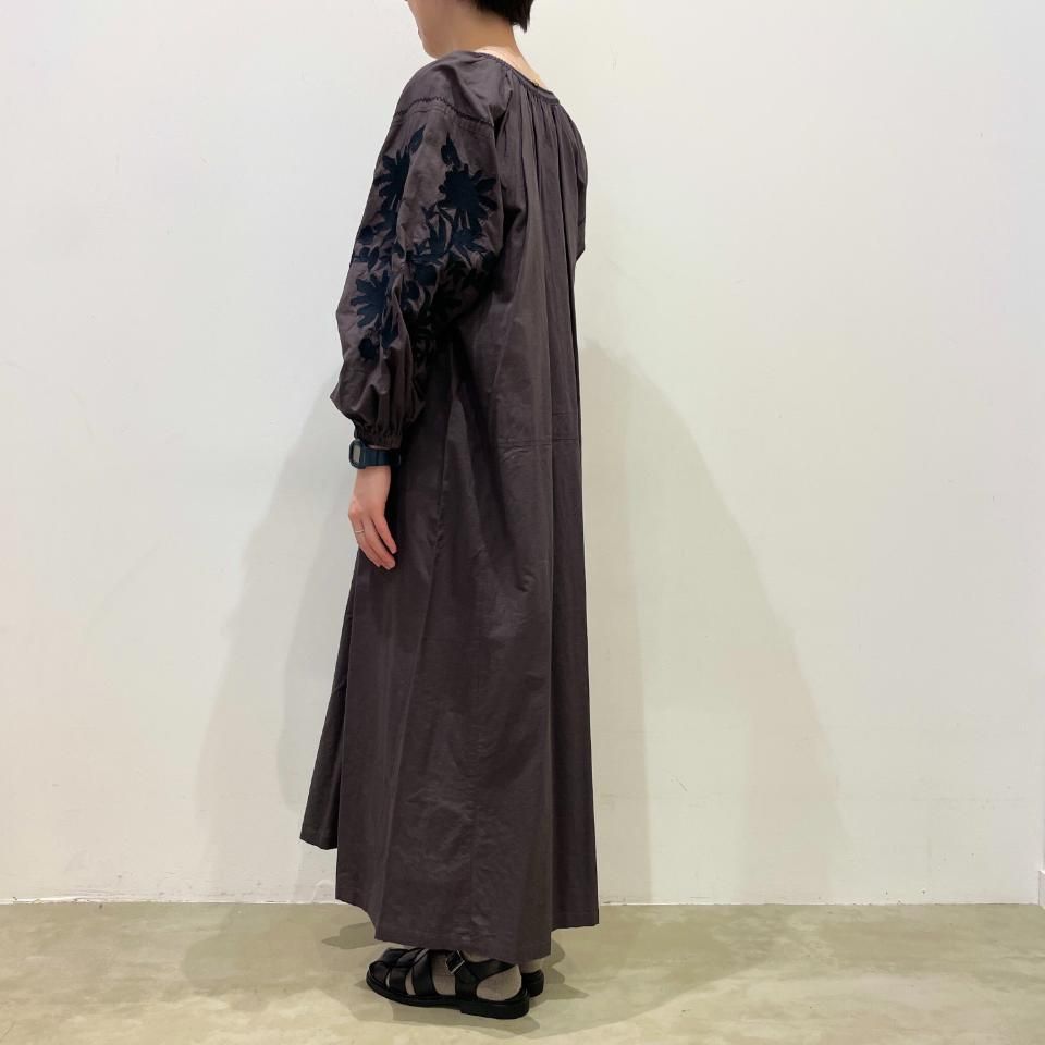 Sara mallika - *Vネック刺繍ワンピース（020441SC2） - Sheth Online