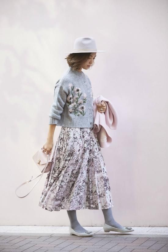 フラワー刺繍ニットカーディガン(グレー) - seventen