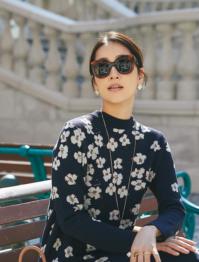 フラワーラメジャガードニットワンピース(ネイビー) - seventen