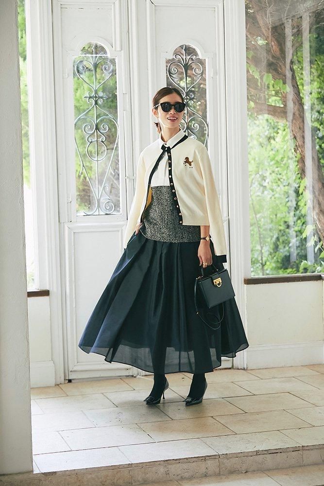 ワンポイント刺繍カーディガン(オフホワイト×ブラック) - seventen