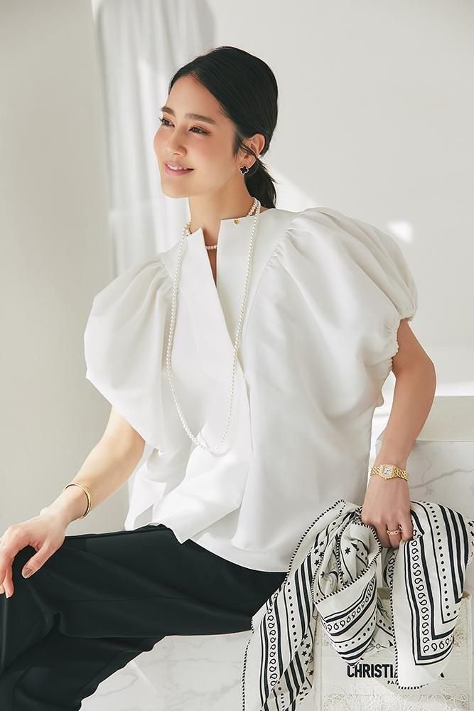 プレミアムダブルクロスギャザースリーブブラウス(ホワイト) - seventen