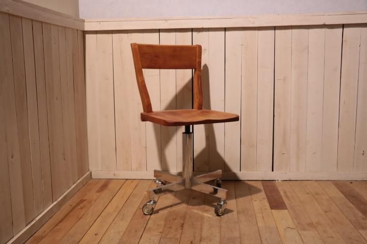 木製家具の製造工房ikususu(イクスス)のIXCS-22 デスクチェアーです