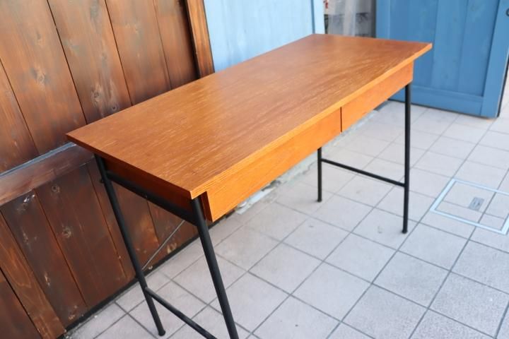 niko and…(ニコアンド)のオーク材を使用したパーソナルデスクです