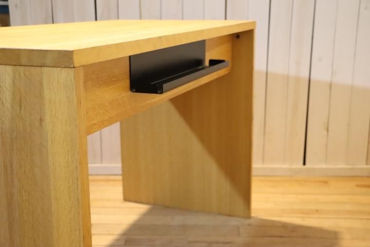 無印良品(MUJI)の人気のオーク材無垢材 パーソナルデスク。コンパクト