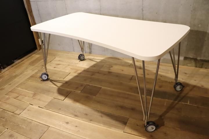 イタリアのデザイナーズ家具ブランドKARTELL(カルテル)のMAXTABLE