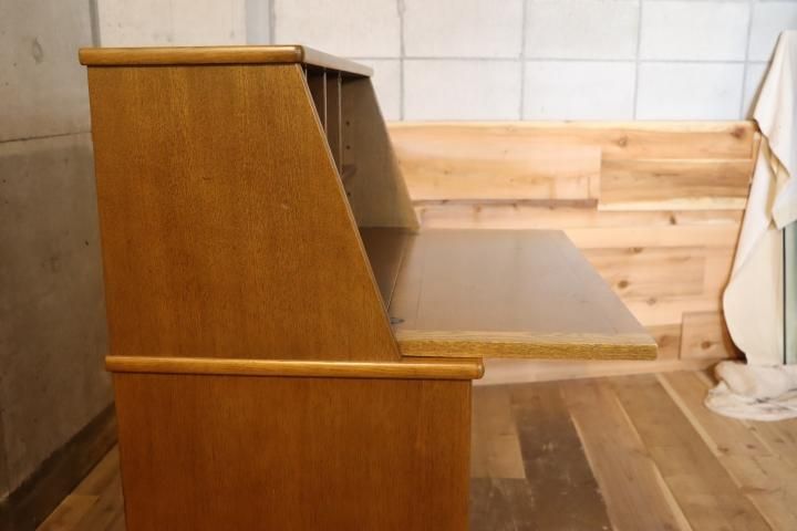 老舗家具メーカーHAMAMOTO(浜本工芸)のナラ無垢材を使用した