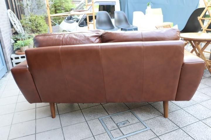 人気のunico(ウニコ)よりMOLN(モルン) レザー 2シーターソファーです