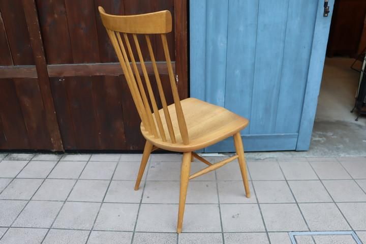 飛騨の家具メーカーKASHIWA(柏木工)よりODA11 オーク材ダイニング