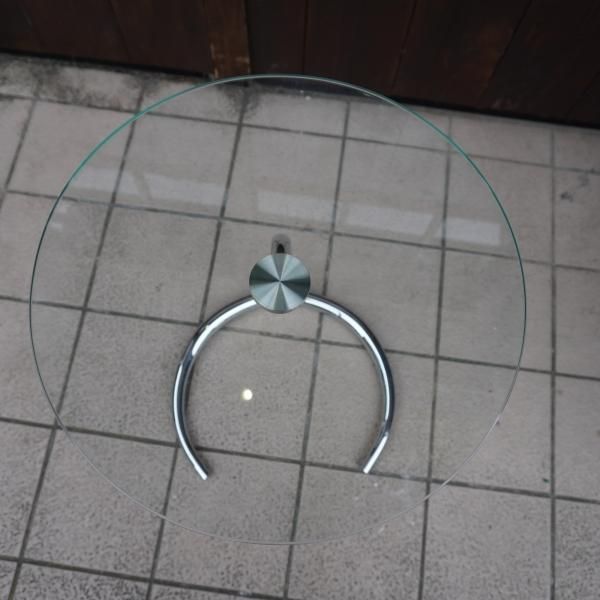 IDC OTSUKA(大塚家具)で取り扱いされていたガラス サイドテーブルです