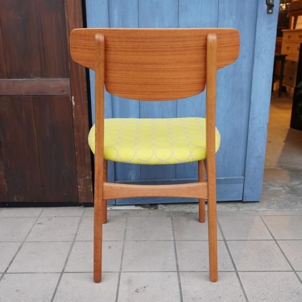 値下げ/デンマーク製のチーク材を使用したダイニングチェアーです。座