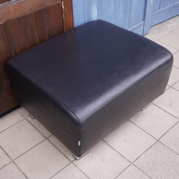 北欧デンマークのBoConcept(ボーコンセプト)のレザー オットマン