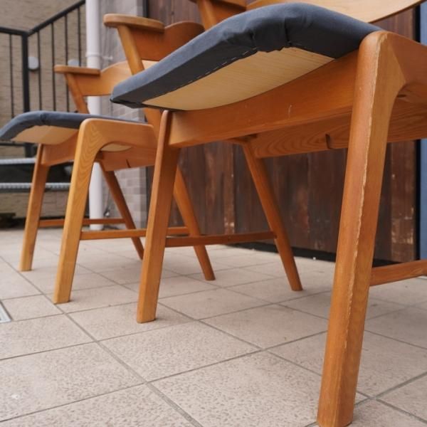 MOMO natural(モモナチュラル)のLAME CHAIR。ほんの少し飛び出た