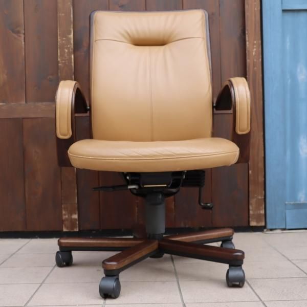 値下げ/karimoku(カリモク家具)よりキャスター付き本革 デスクチェア