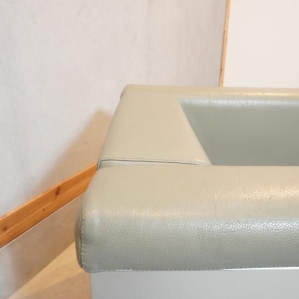 イタリアの高級ブランドCassina(カッシーナ)/INTER DÉCOR AIR FRAME