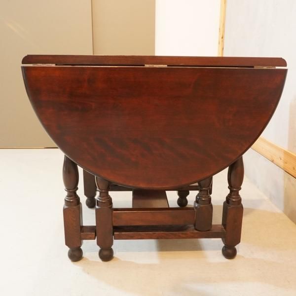 松本民芸家具のM型バタフライテーブルです。ミズメザクラ無垢材を使用