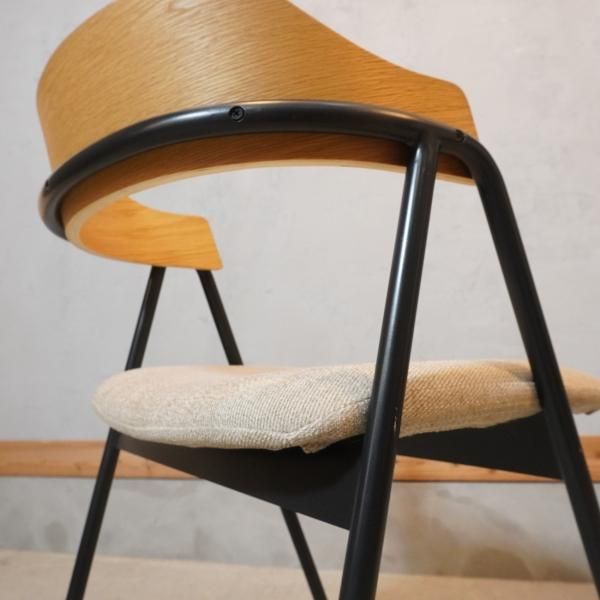 unico(ウニコ)のELEMT(エレムト)シリーズのダイニングチェアー