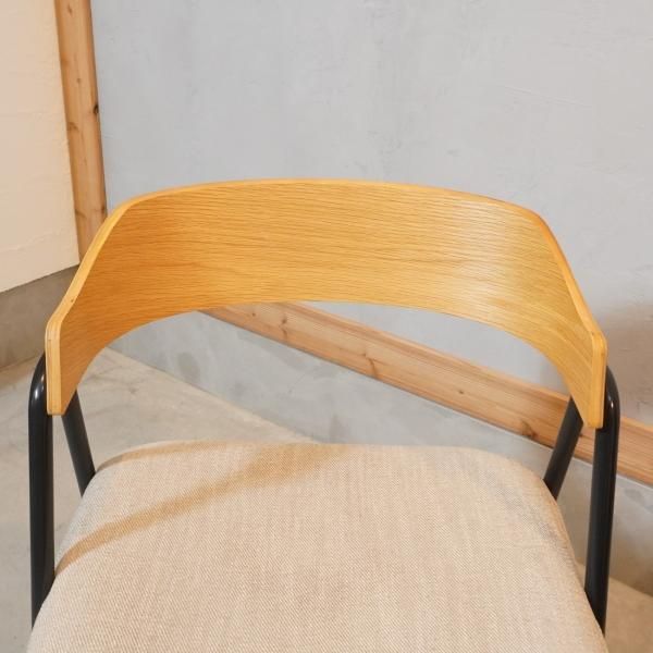 unico(ウニコ)のELEMT(エレムト)シリーズのダイニングチェアー