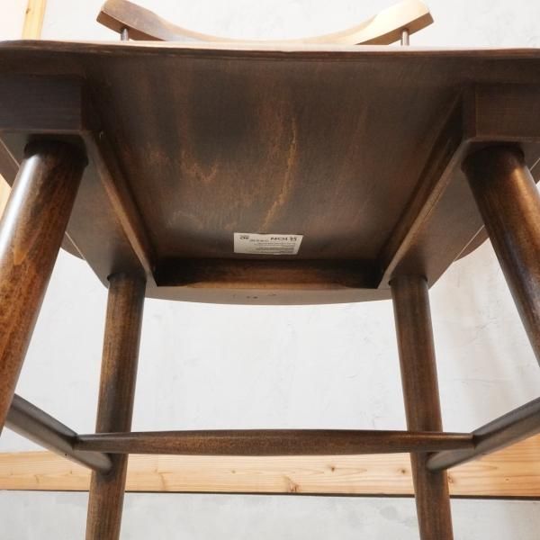 TON(トン)のIronica(アイロニカ)ウィンザーチェアです。レストランや