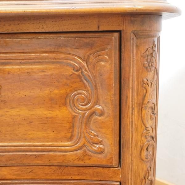 Drexel Heritage(ドレクセル ヘリテイジ)のAVALLON コンソールチェスト