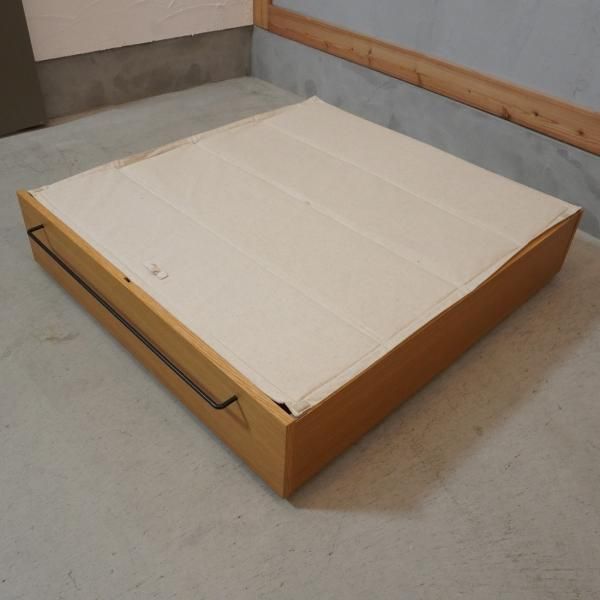 無印良品(MUJI)のオーク材 ベッドフレーム下収納引き出しです。ベッド