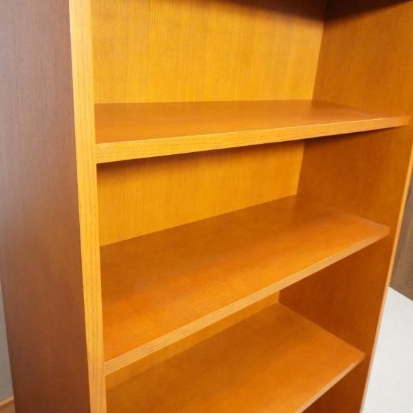 IDEE(イデー)のANTON(アントン) ブックシェルフです。モダンクラシック