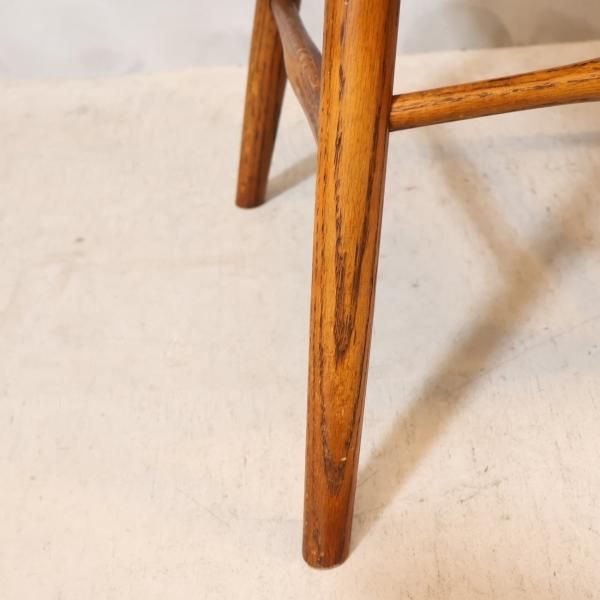 Shin Lee(シンリー)のレッドオーク材を使用したダイニングチェア