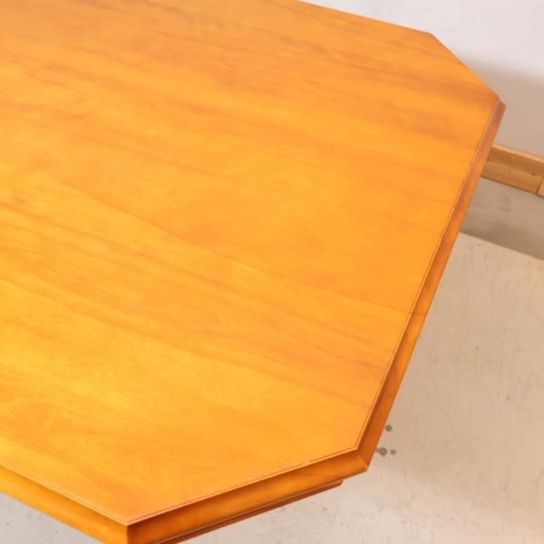 横浜ダニエル(Daniel)のLD(エルディー) ダイニングテーブルです。英国