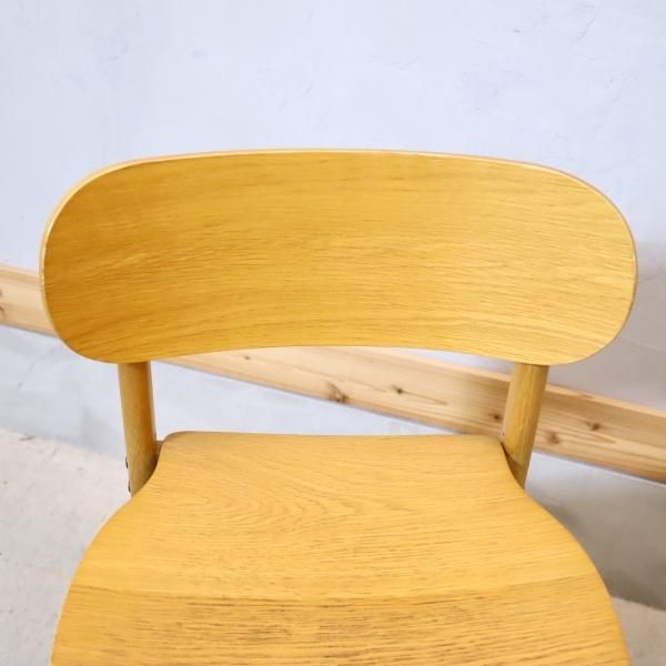 ACTUS(アクタス)のオーク材を使用したSARCLE チェアです。ナチュラルで