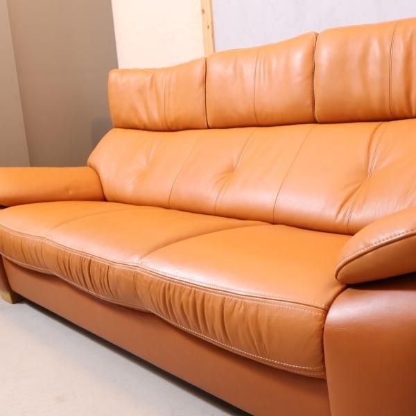 karimoku(カリモク家具)より本革を使用したZT73 3人掛けソファー