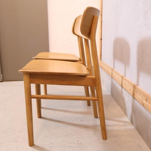 無印良品(MUJI)のオーク材を使用したラウンドチェア2脚セットです