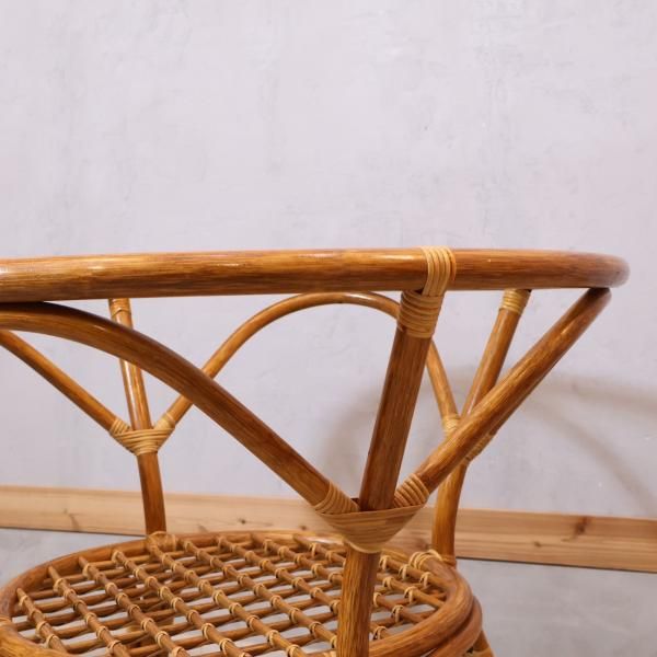 KAZAMA(カザマ)のラタンを使用したリゾートスタイルのガラス円形