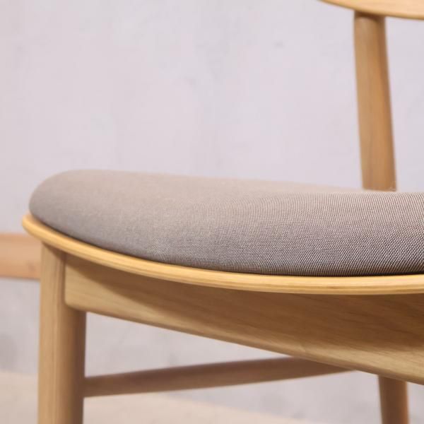 人気の無印良品(MUJI)のオーク無垢材を使用したリビングダイニング