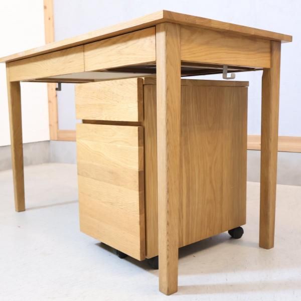 人気のMUJI(無印良品)のオーク材パーソナルデスク&ワゴン。シンプルで