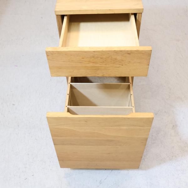 人気のMUJI(無印良品)のオーク材パーソナルデスク&ワゴン。シンプルで