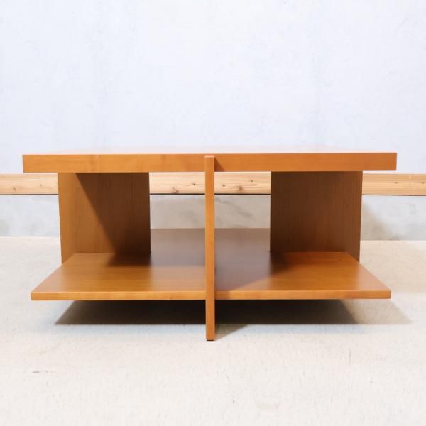 Cassina ixc.(カッシーナ イクスシー)で取り扱われているフランク