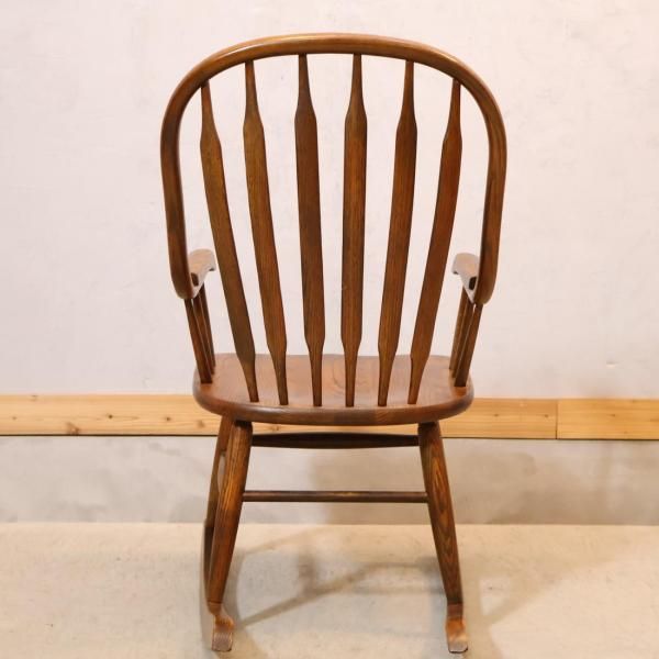 IDC大塚取り扱いShin Lee(シンリー)のレッドオーク材 ロッキングチェア